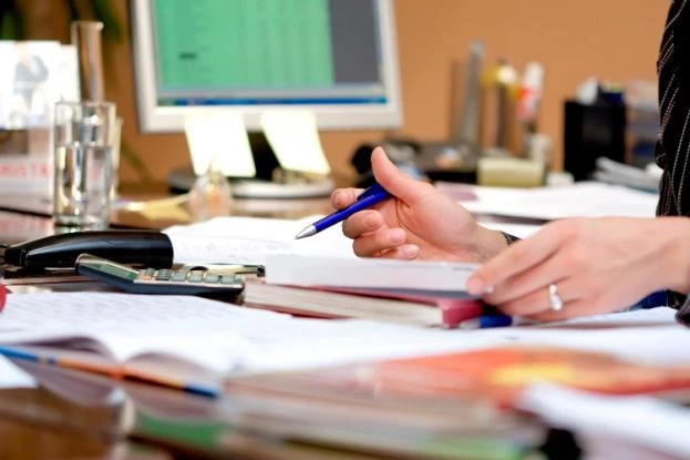 Δημόσιο: Πάρτι με πλαστά πτυχία – Ακόμη και …Δημοτικού